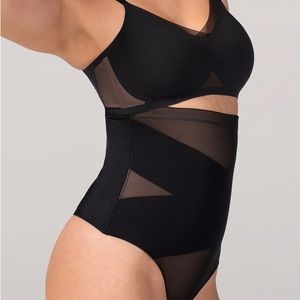 Honeylove SuperPower Thong Runway size L